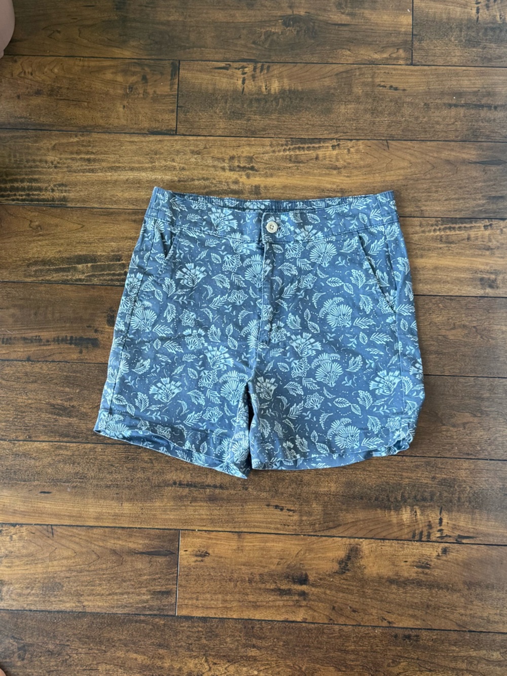 JACHS Girlfriend Blue Floral Shorts